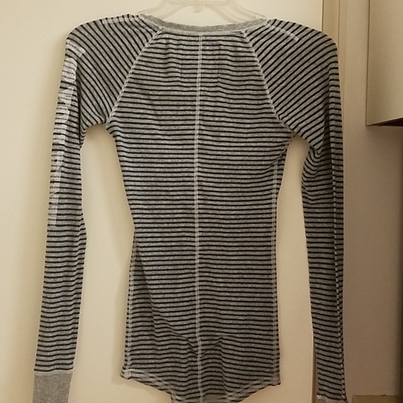 FLASHππPINK ππVictoria's Secret ππM Teeππ - Picture 5 of 8